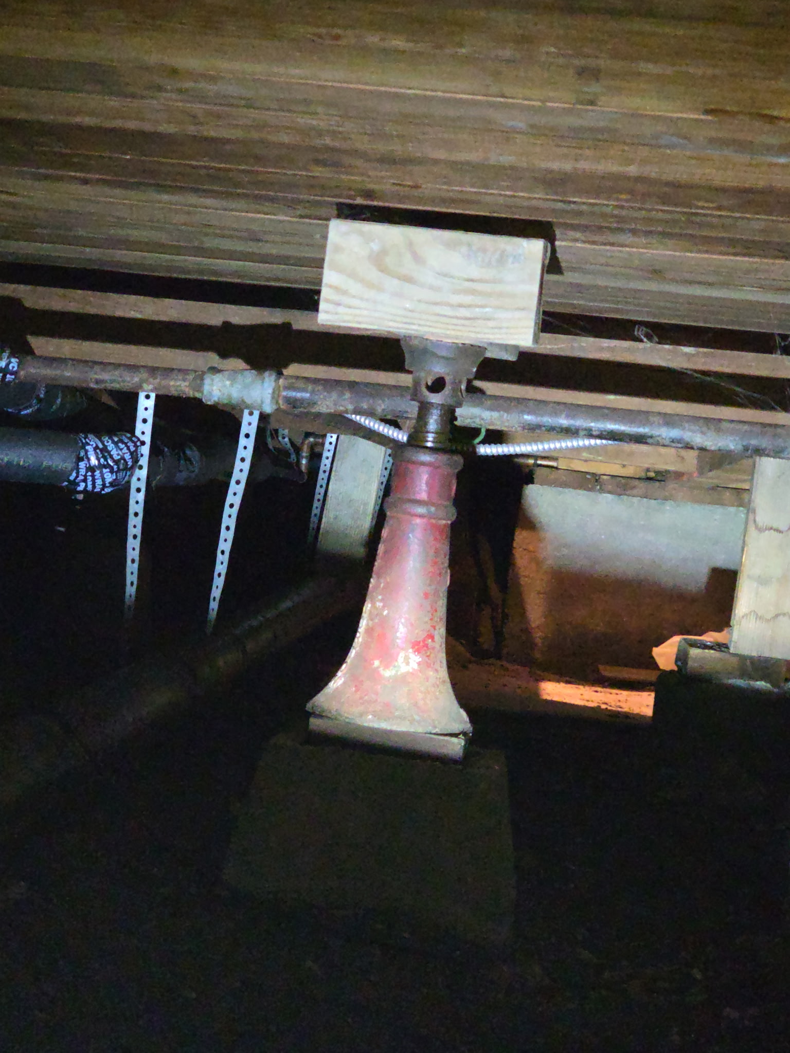 Bottle jack overview Improper foundation repairs using bottle jacks and wood blocking
